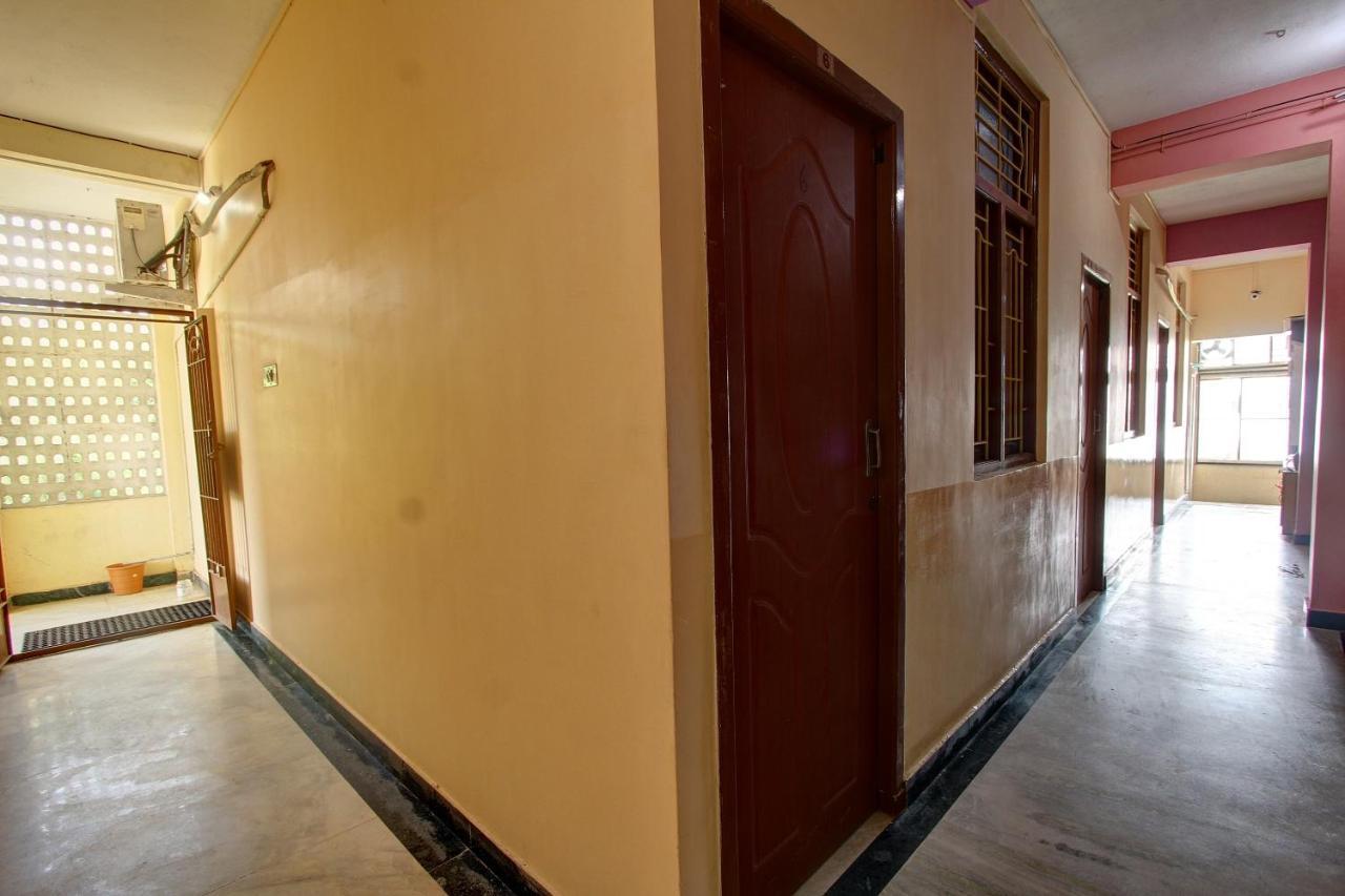 Oyo 38664 Rt Residency Hotel Golden Rock Exterior photo