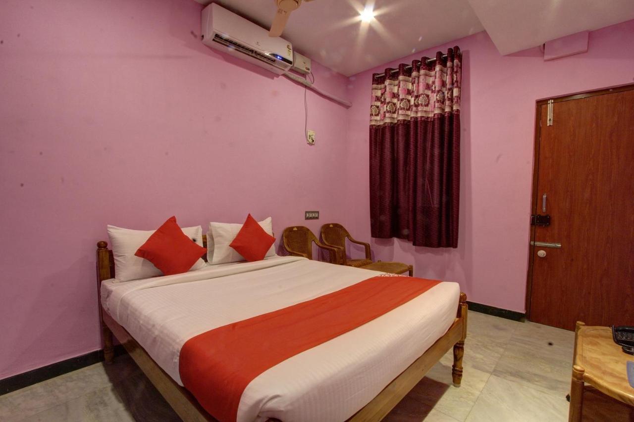 Oyo 38664 Rt Residency Hotel Golden Rock Exterior photo
